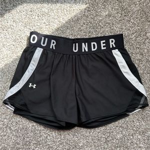 Under Armour Track Shorts Women’s Size Small Built in Shorts